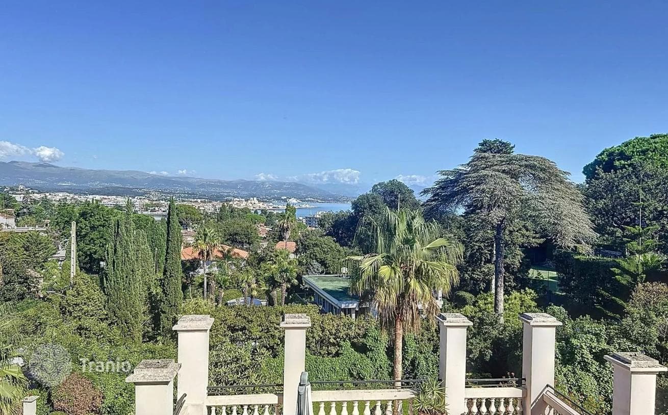 3-Bedroom Apartment with Sea View in Cap-d'Ail, Antibes, photo 2