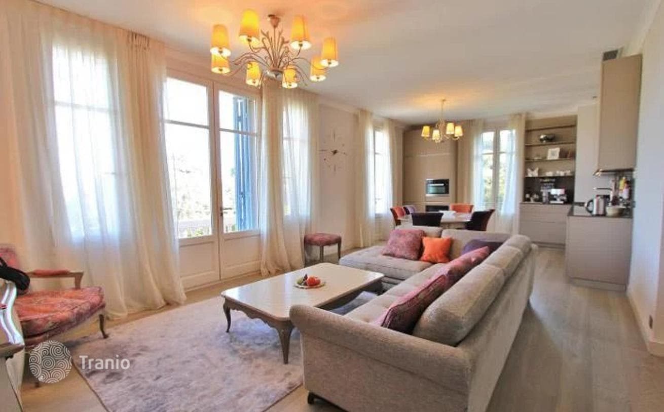 3-Bedroom Apartment with Sea View in Antibes, photo 5