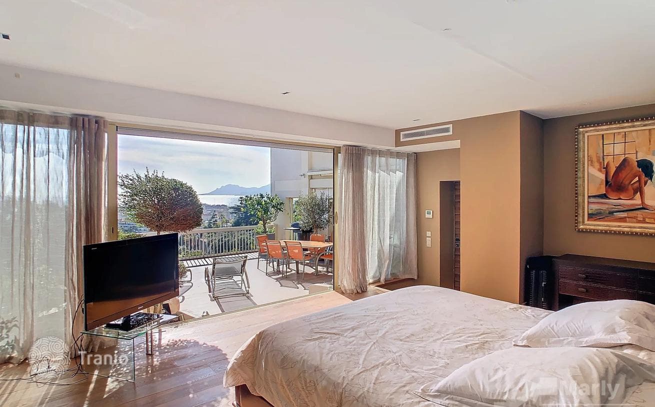4-Bedroom Apartment with Panoramic Sea Views in Cannes, photo 4
