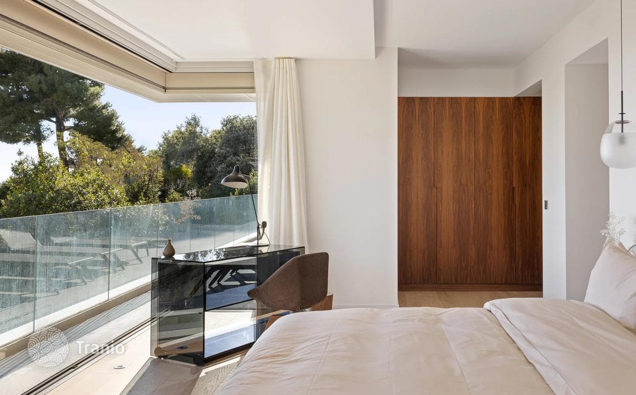 9-Bedroom Villa with Sea View in Villefranche-sur-Mer