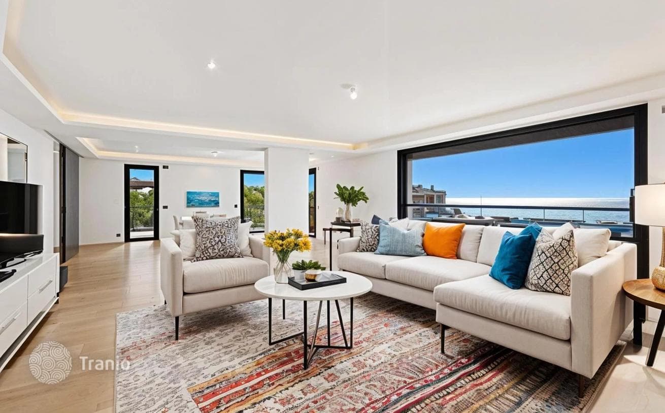 3-Bedroom Penthouse with Roof Terrace in Cap-d'Ail, photo 3