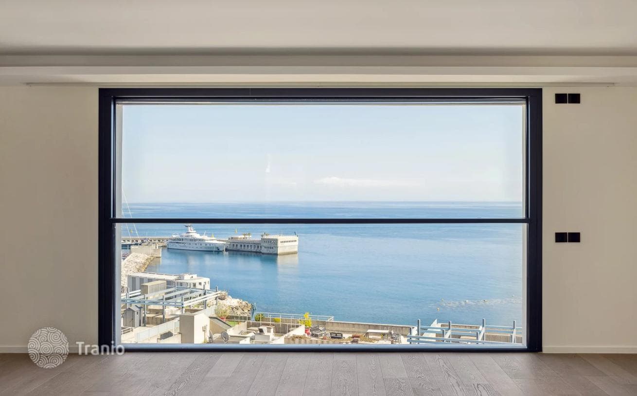 3-Bedroom Penthouse with Roof Terrace in Cap-d'Ail, photo 4