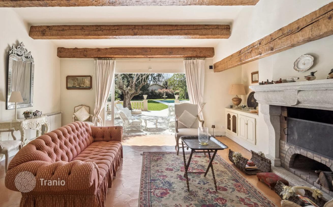 10-Room House with Private Pool in Cap-d'Ail
