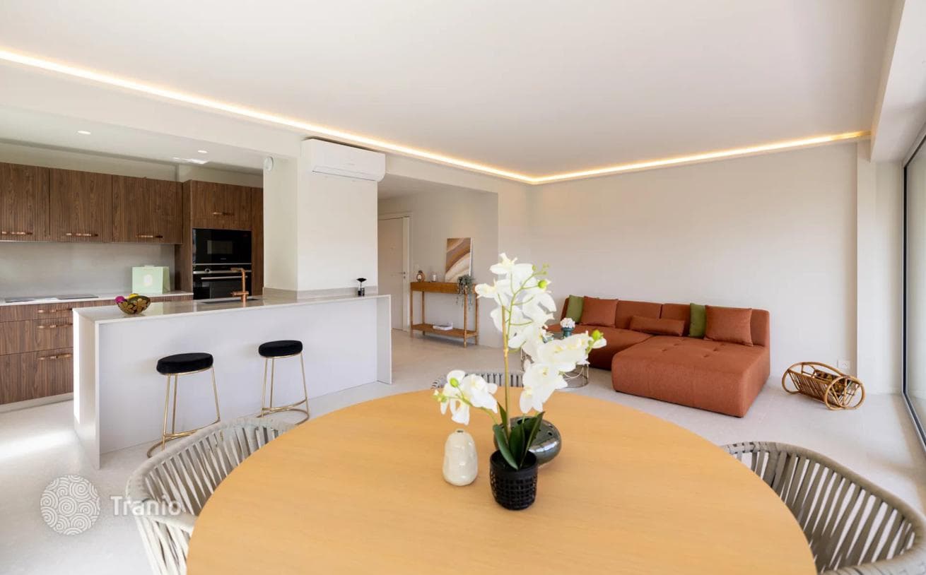 2-Bedroom Apartment with Garden and Sea View in Villefranche-sur-Mer, photo 3