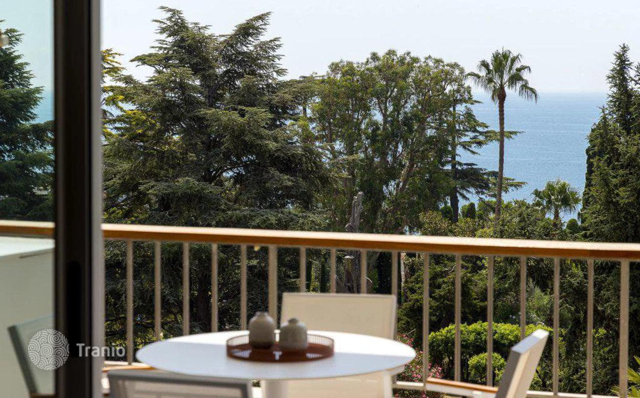 2-Bedroom Apartment with Sea and Golf Course Views in California Pezou, Cannes, photo 3