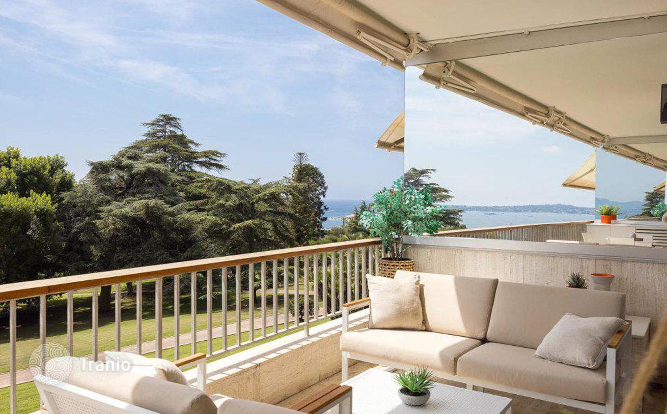 2-Bedroom Apartment with Sea and Golf Course Views in California Pezou, Cannes, photo 5