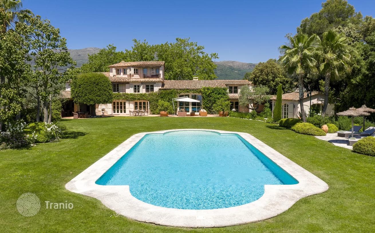 15-Bedroom Villa with Panoramic Views in Saint-Paul-de-Vence