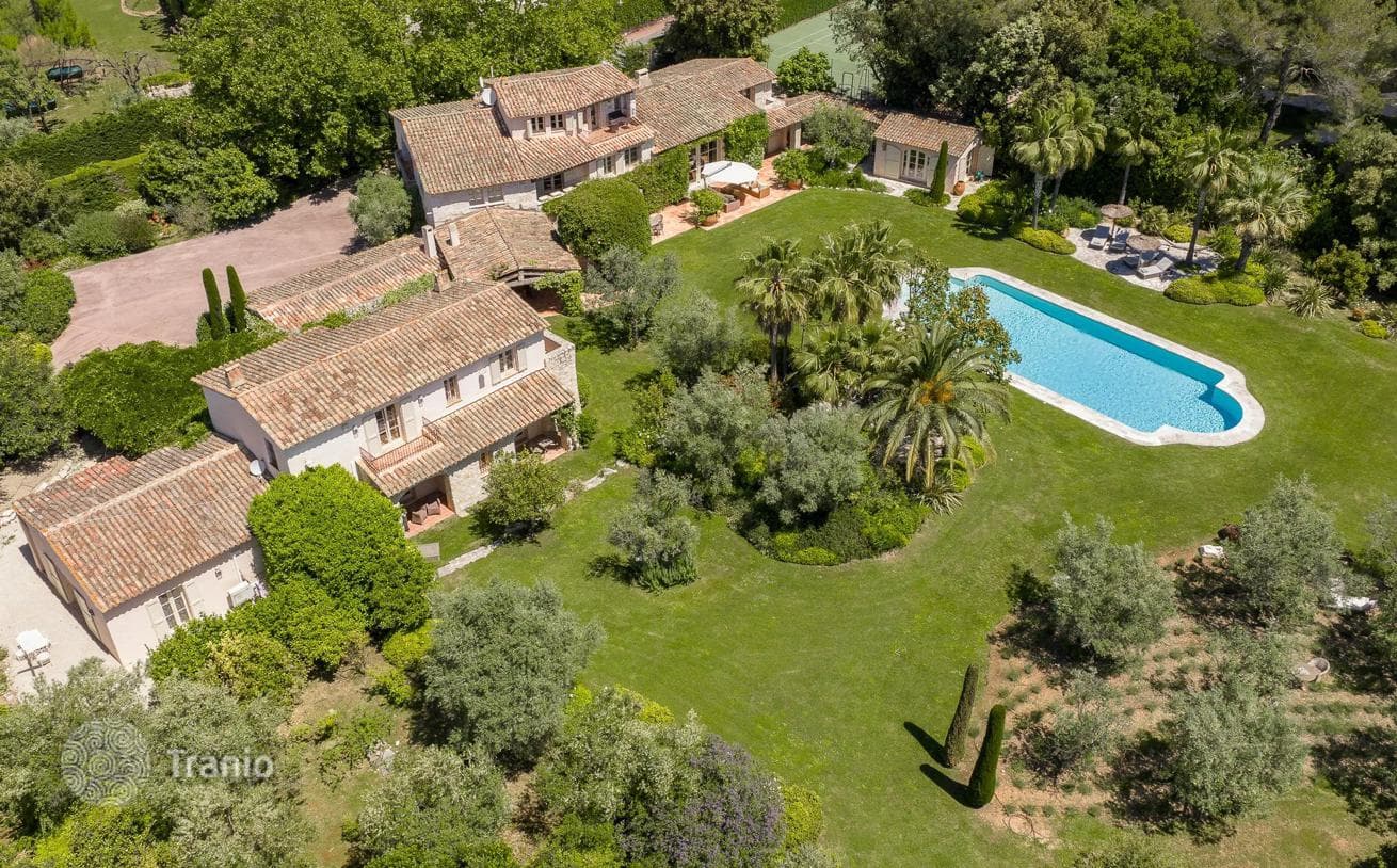 15-Bedroom Villa with Panoramic Views in Saint-Paul-de-Vence, photo 3