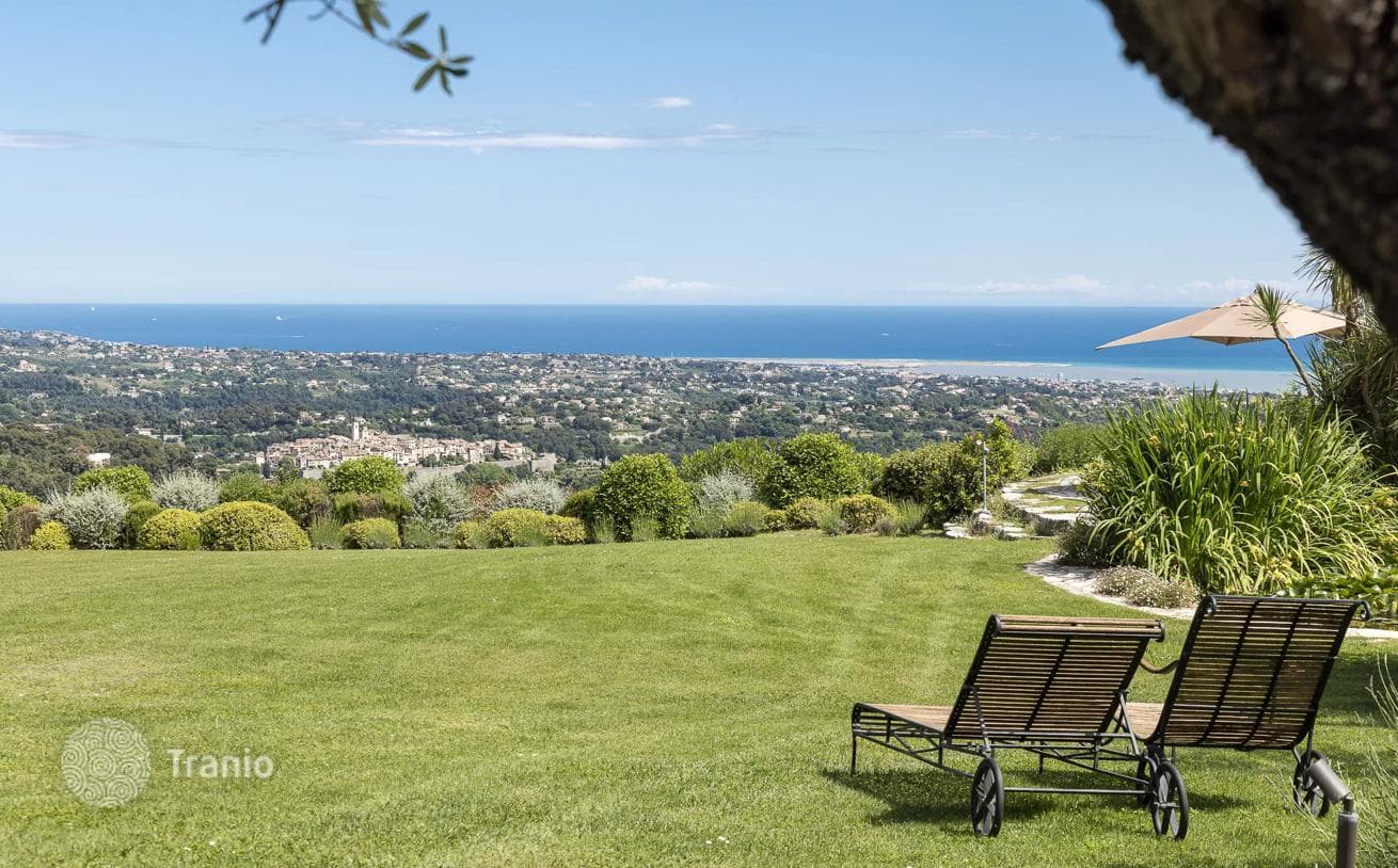 15-Bedroom Villa with Panoramic Views in Saint-Paul-de-Vence, photo 4