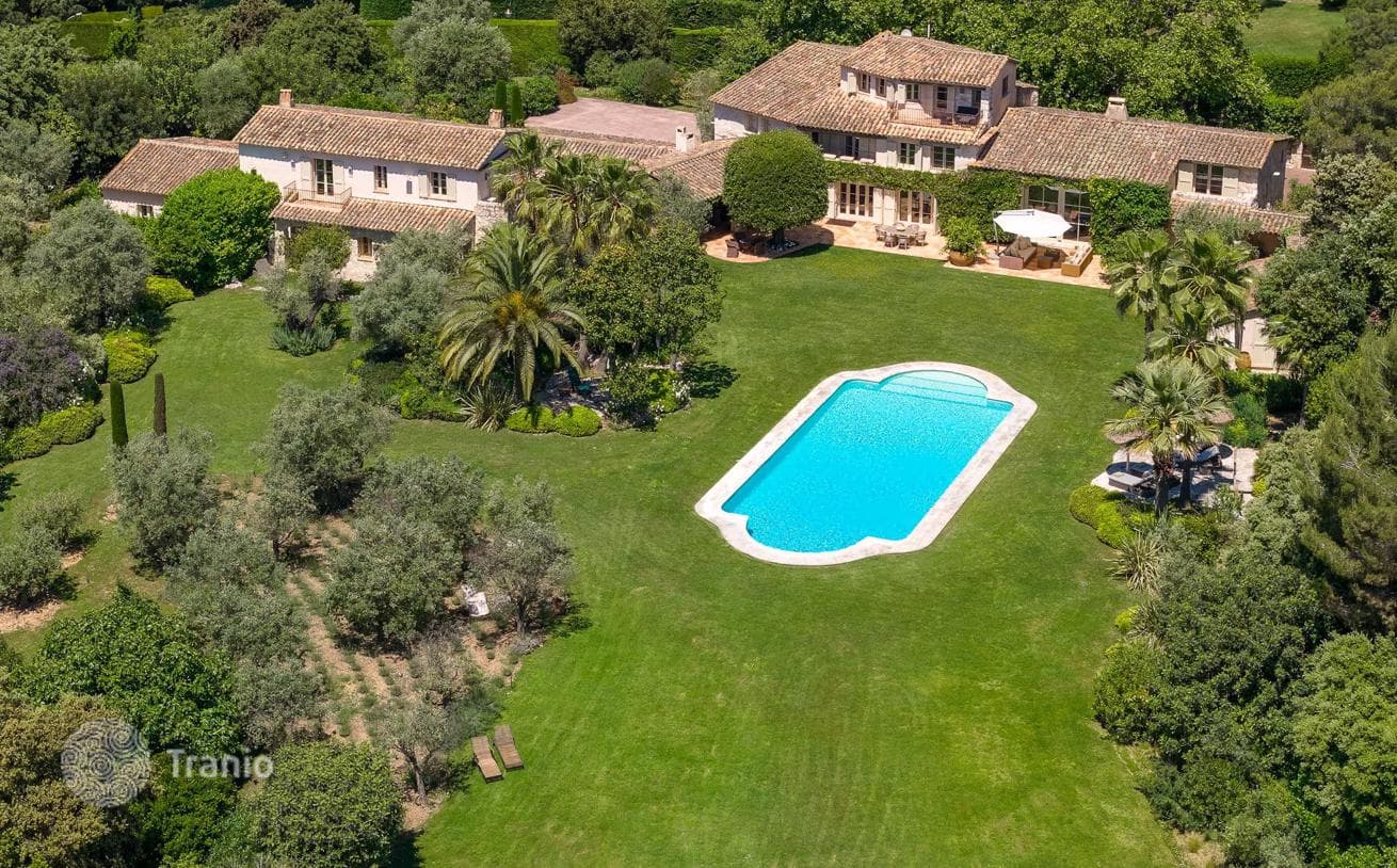 15-Bedroom Villa with Panoramic Views in Saint-Paul-de-Vence, photo 5