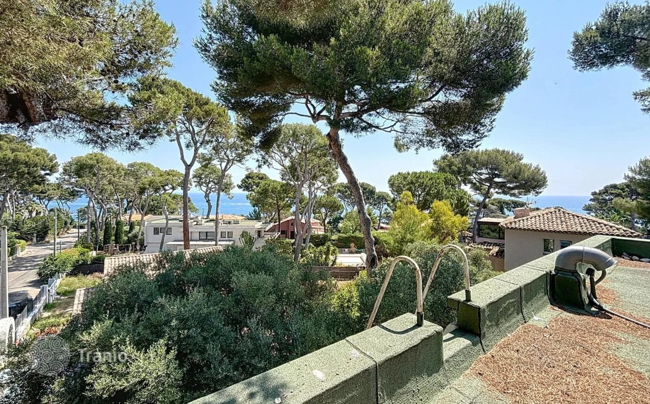 6-Bedroom Villa with Sea View and Private Pool in Cap-d'Ail, France, photo 5
