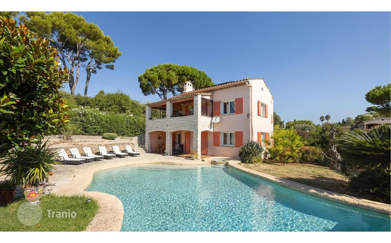 10-Room House in Antibes
