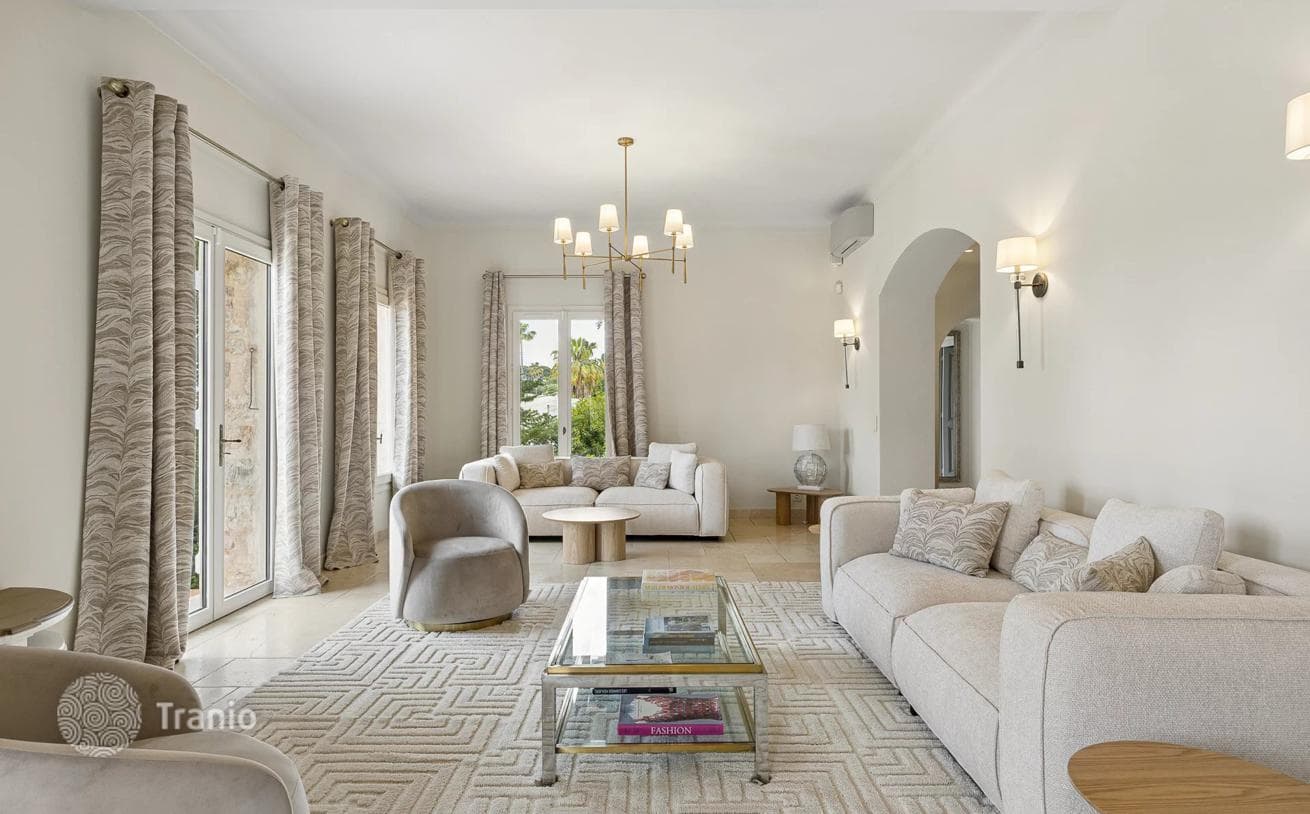 6-Bedroom Villa with Private Pool and Sea View in Cap-d'Ail, Antibes, photo 5