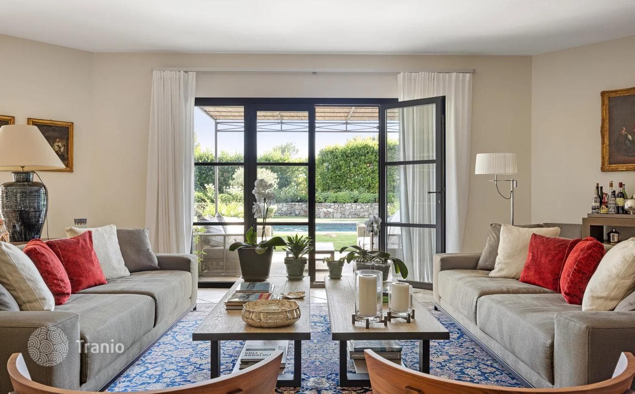4-Bedroom Villa in Mougins, France, photo 3