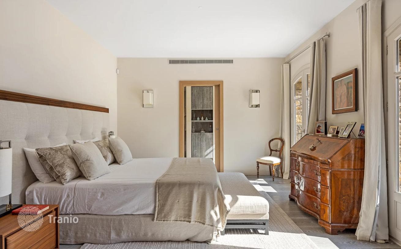 4-Bedroom Villa in Mougins, France, photo 4
