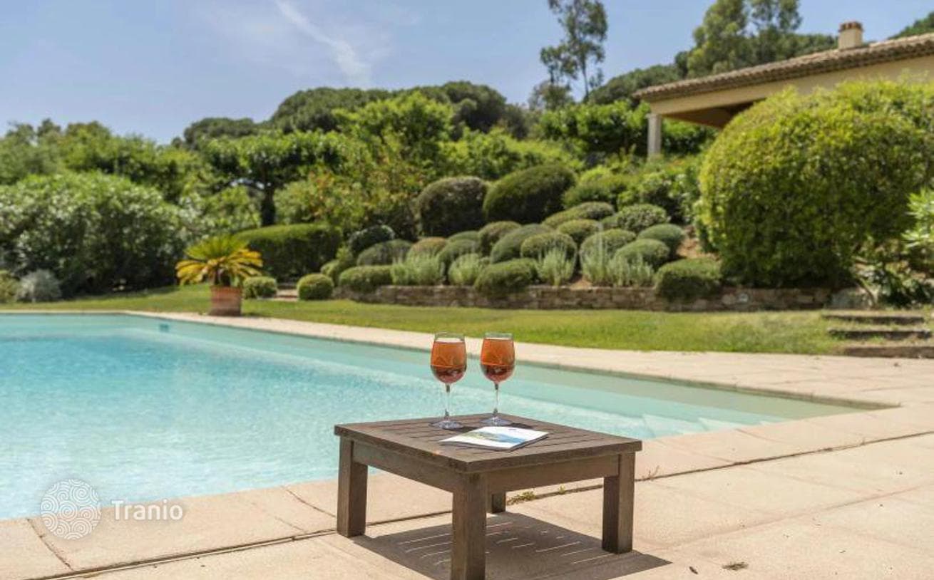 6-Bedroom Villa with Private Pool and Landscaped Gardens in La Croix-Valmer, photo 2