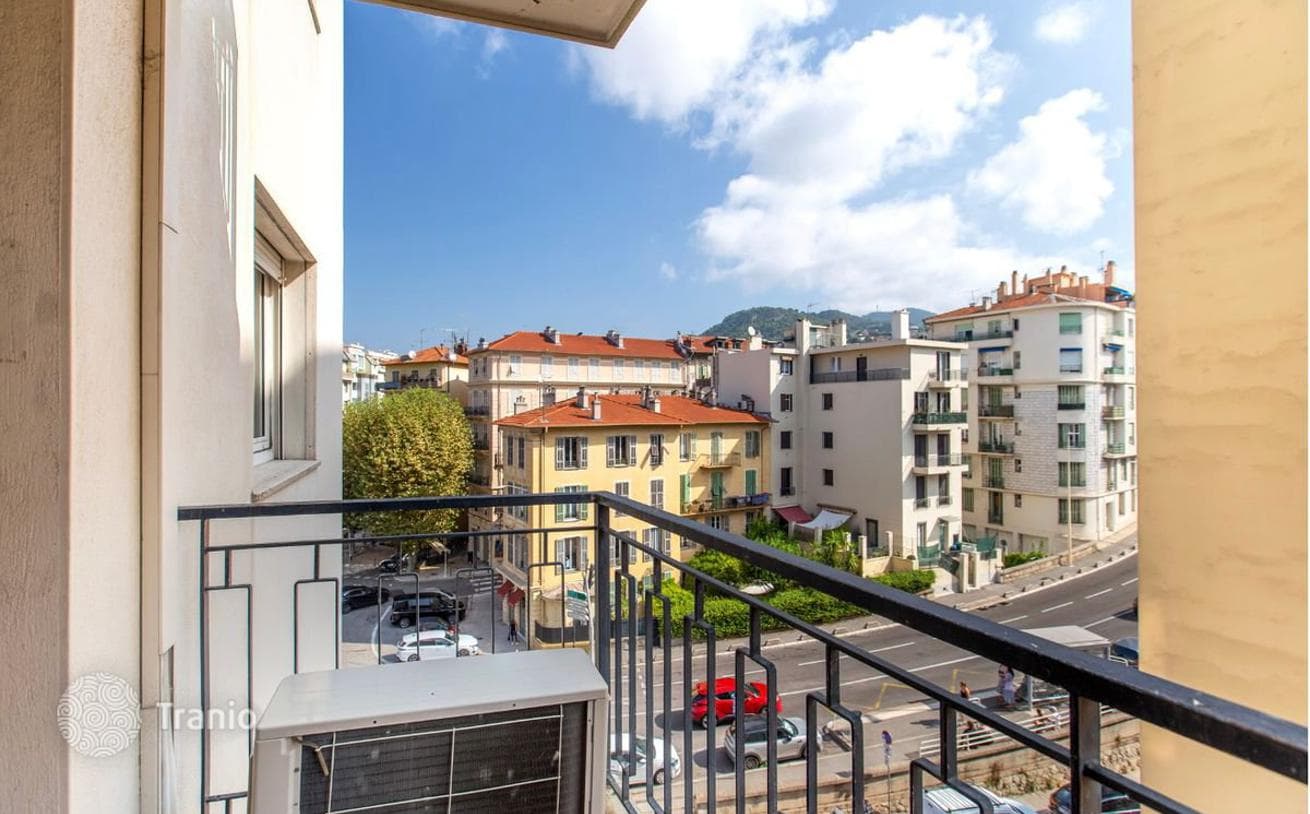 2-Bedroom Apartment with Terrace in Nice, photo 4
