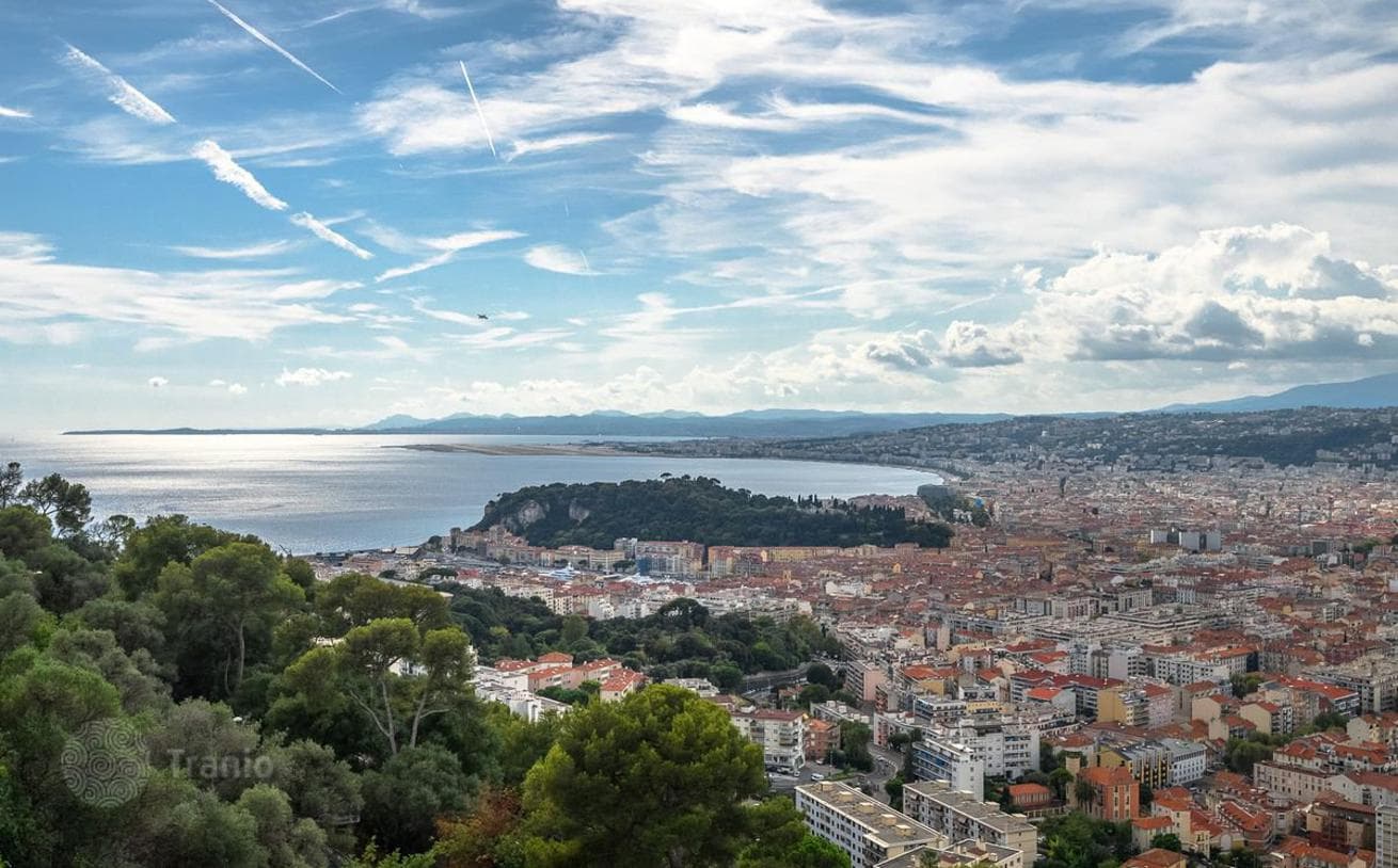 2-Bedroom Penthouse with Sea View in Beausoleil, photo 4