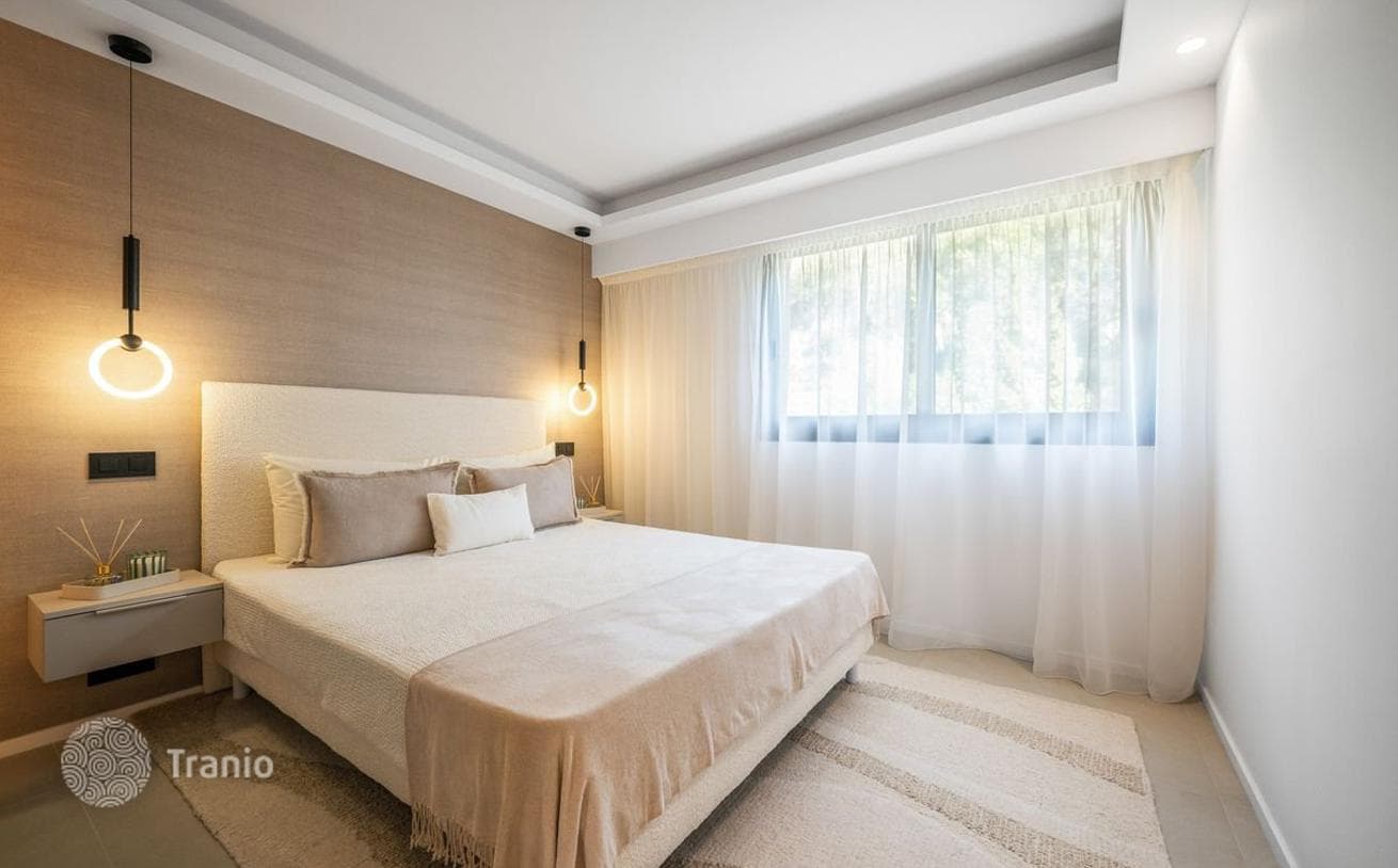 2-Bedroom Penthouse with Sea View in Beausoleil, photo 5