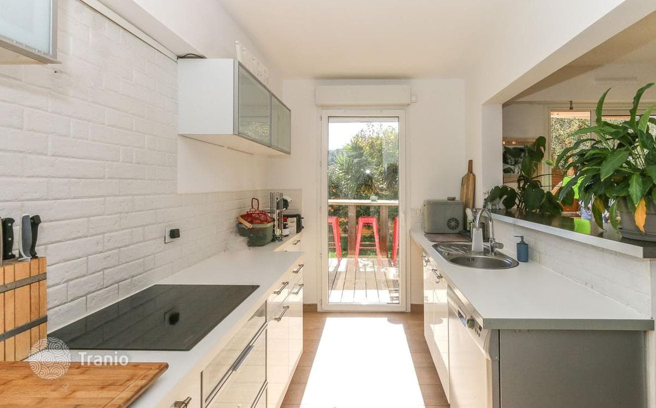 2-Bedroom Apartment with Sea View in Eze, France, photo 5