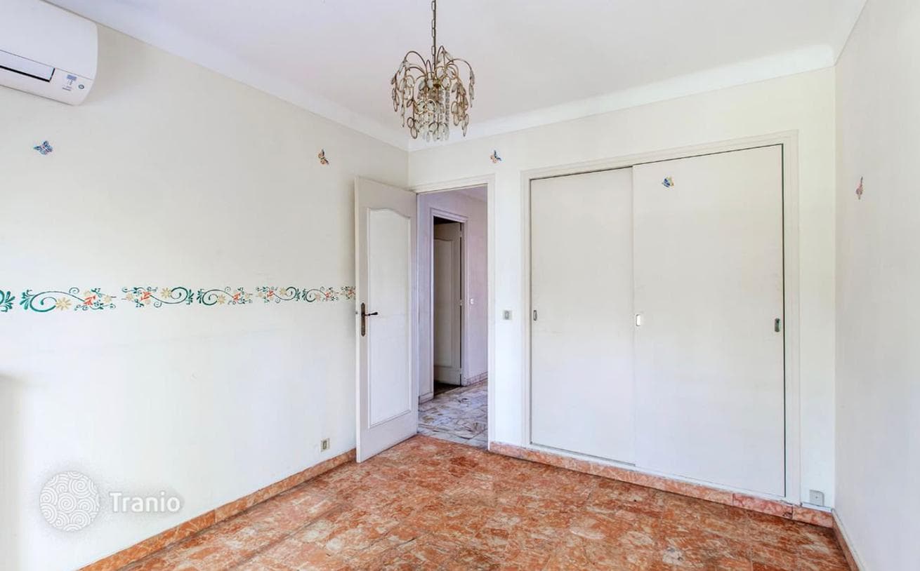 2-Bedroom Apartment with Sea View in Menton, France, photo 3