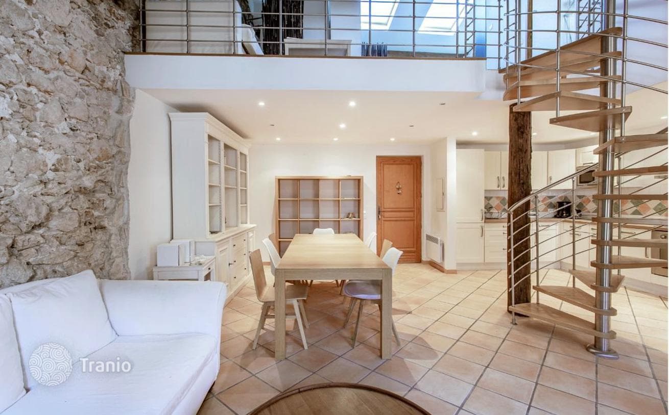 2-Bedroom Penthouse with Sea View in Villefranche-sur-Mer, photo 5