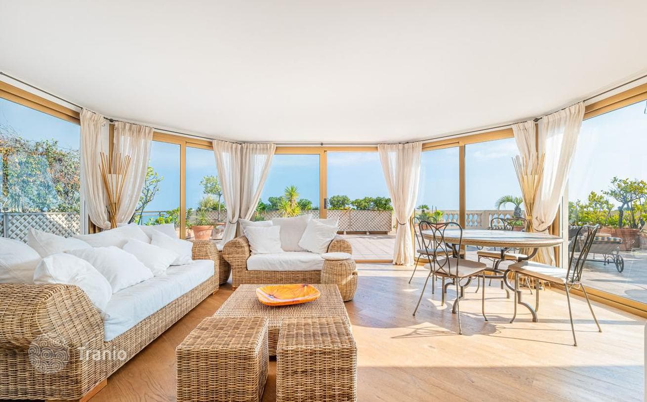5-Bedroom Penthouse with Sea View in Cap-d'Ail, photo 2