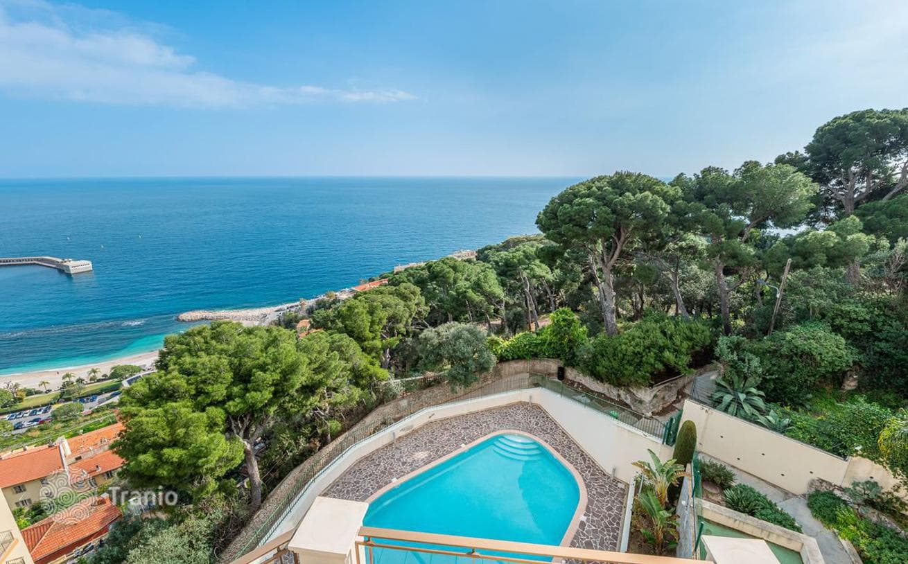 5-Bedroom Penthouse with Sea View in Cap-d'Ail, photo 3
