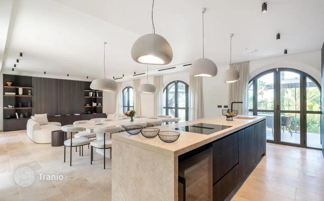 9-Bedroom Villa with Sea View in Cap-d'Ail, Antibes, photo 5