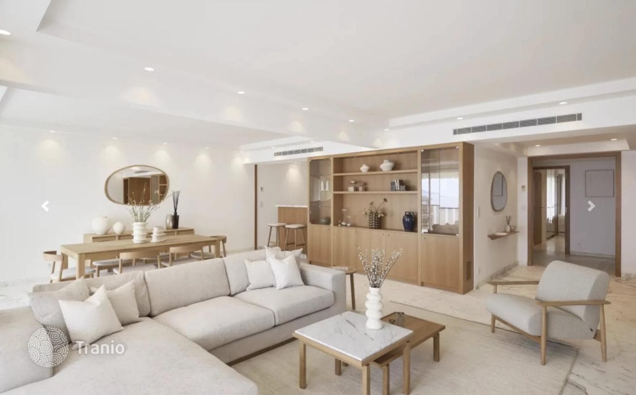 2-Bedroom Apartment with Sea View on Croisette, Cannes, photo 3