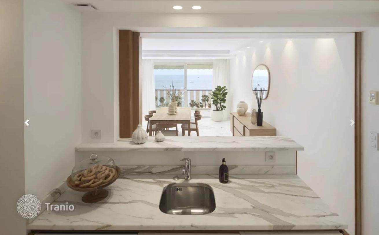 2-Bedroom Apartment with Sea View on Croisette, Cannes, photo 4