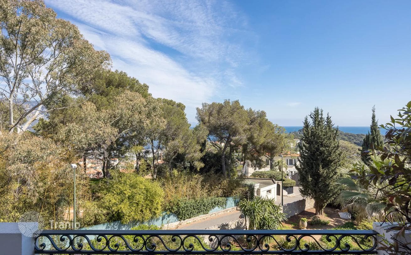 2-Bedroom Penthouse with Sea View in Saint-Jean-Cap-Ferrat, photo 3