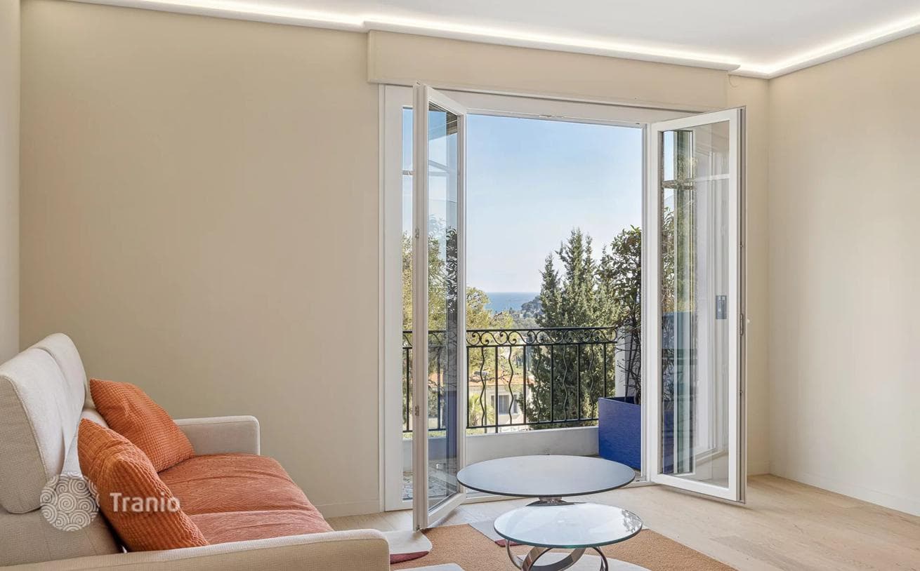 2-Bedroom Penthouse with Sea View in Saint-Jean-Cap-Ferrat, photo 4
