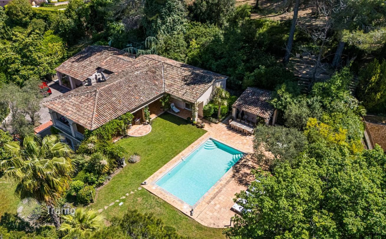 4-Bedroom Villa with Private Pool in Cannes, photo 2