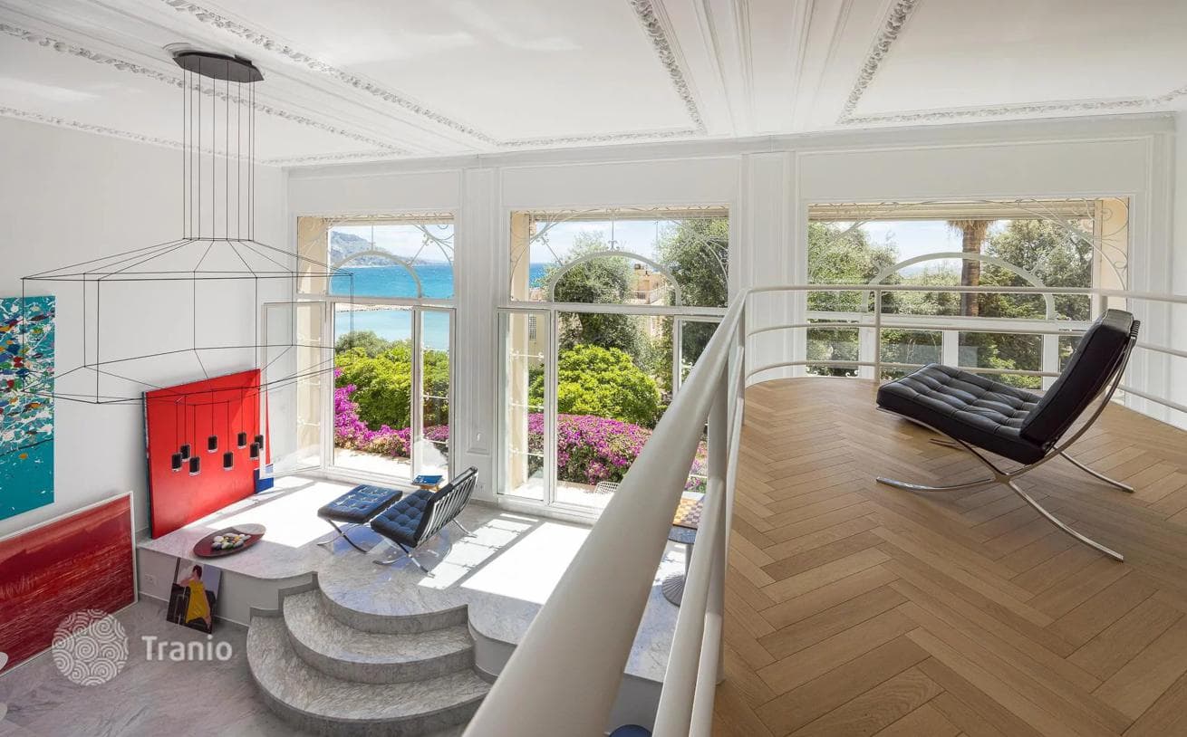 4-Bedroom Apartment with Private Waterfront Access in Menton, photo 4