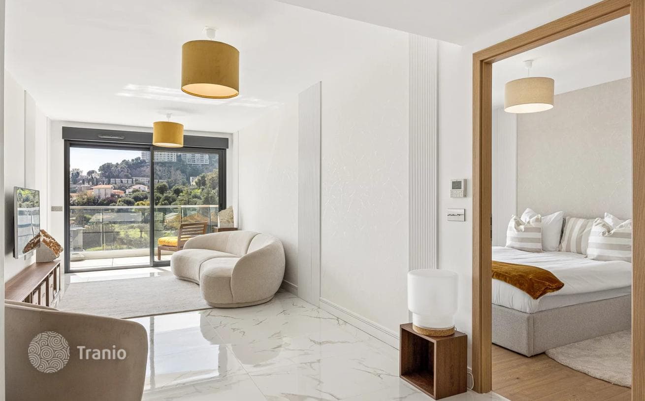 2-Bedroom Apartment with Sea View in Beausoleil, photo 2