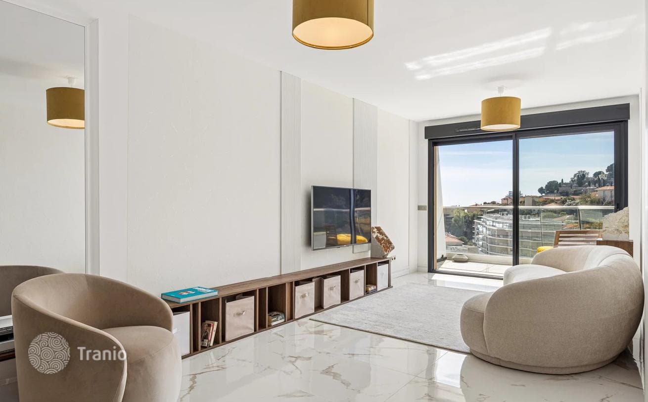 2-Bedroom Apartment with Sea View in Beausoleil, photo 4