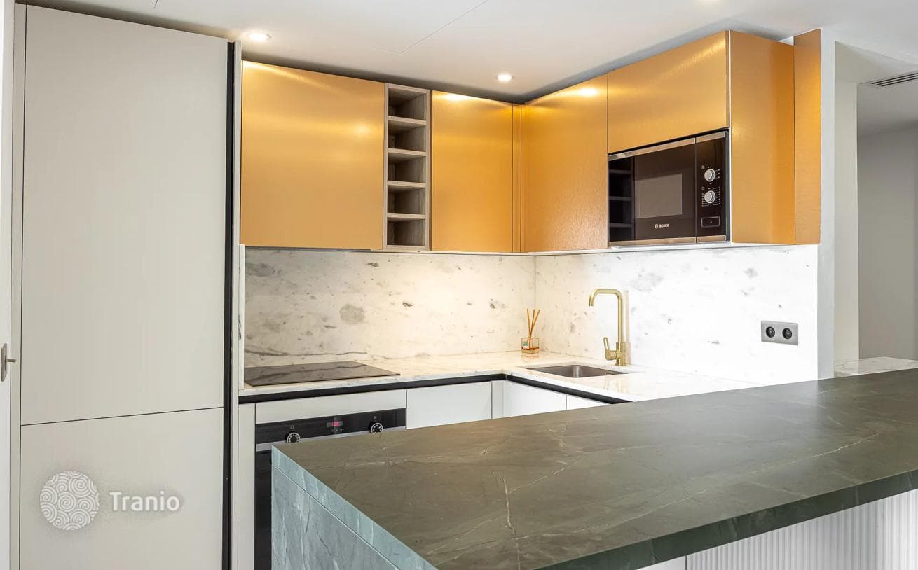 2-Bedroom Apartment with Sea View in Beausoleil, photo 5