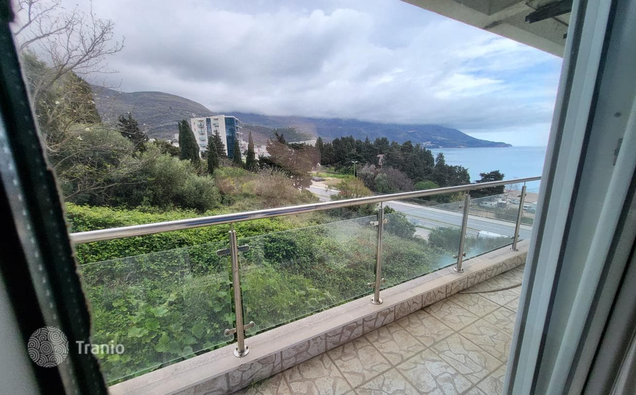 Studio Apartment with Sea and Mountain Views in Becici, Budva