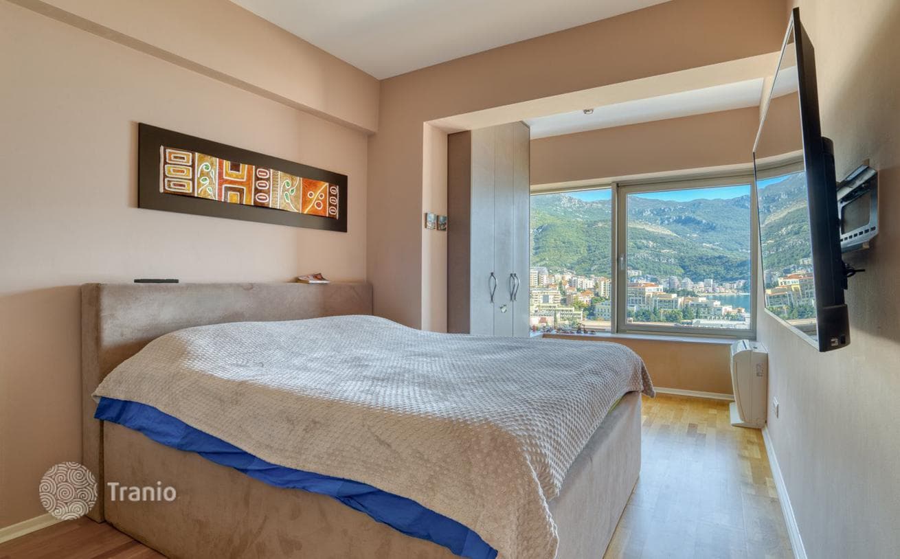 3-Bedroom Apartment with Sea View in Boreti, Budva, photo 3
