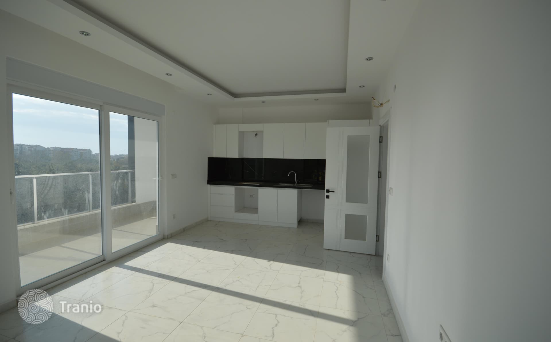 2-Bedroom Apartment with Balconies and Shared Pool in Oba, Alanya
