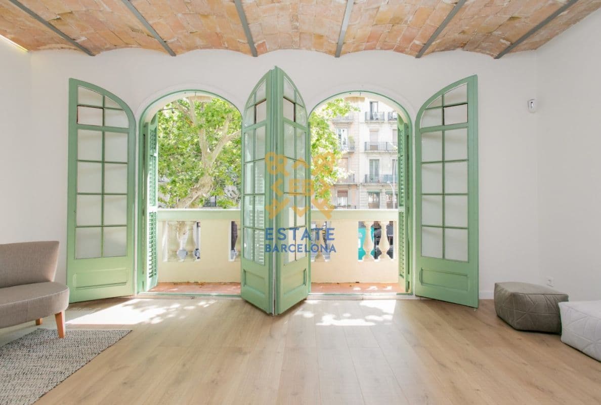 2-Bedroom Apartment in Eixample, Barcelona, photo 3