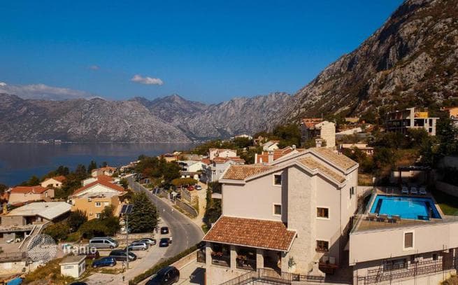 7-Bedroom Villa with Private Elevator in Dobrota, Kotor, photo 4
