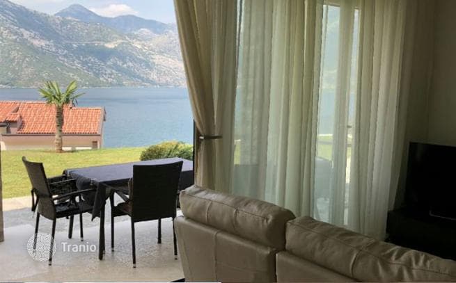 2-Bedroom Apartment with Garden and Sea View in Kotor, photo 2