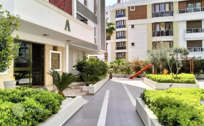 3-Bedroom (4+1) Apartment with Shared Pool in Konyaalti, Antalya