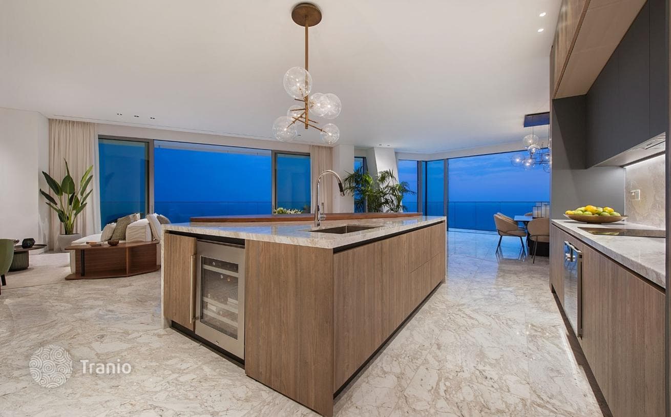 4-Bedroom Apartment in Neapolis, Cyprus, photo 5