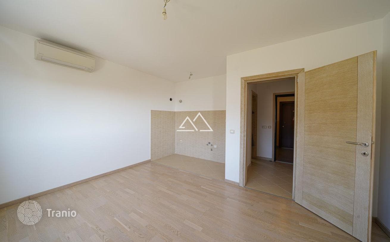 1-Bedroom Apartment with Sea View in Becici, photo 3