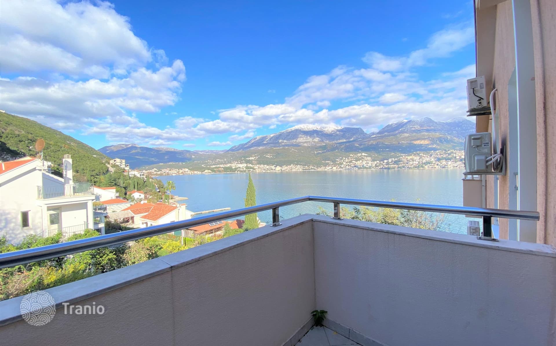 3-Bedroom Apartment with Bay View in Njivice, Herceg Novi, photo 5