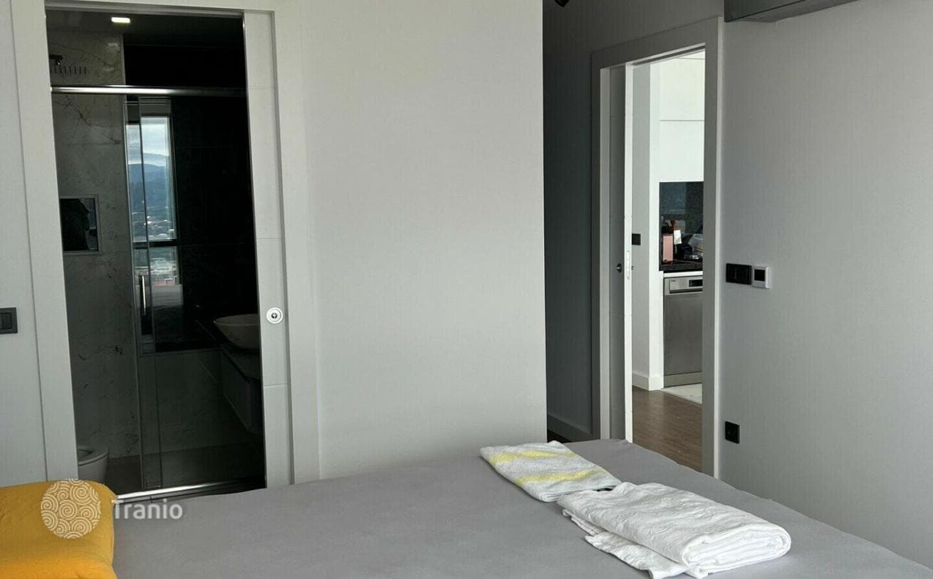 2-Bedroom Apartment with Panoramic Sea View in Batumi, photo 5