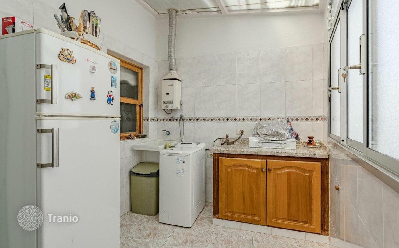 Двухэтажный дом с гаражом всего в 50 м от моря, Санта-Крус‑де-Тенерифе, Испания, фото 5